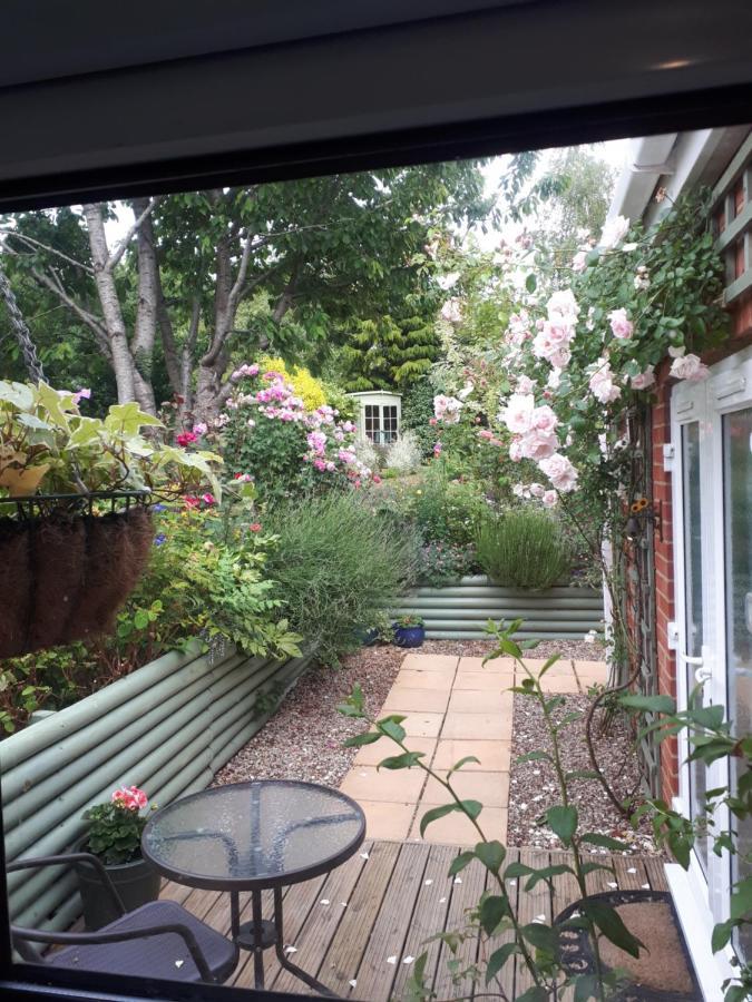Santi Bhavana Bed & Breakfast Westbury  Εξωτερικό φωτογραφία