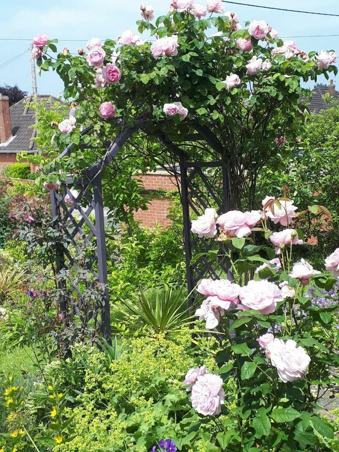 Santi Bhavana Bed & Breakfast Westbury  Εξωτερικό φωτογραφία