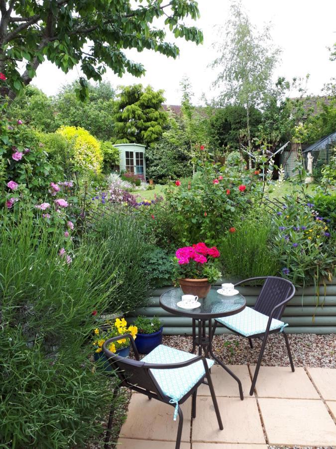 Santi Bhavana Bed & Breakfast Westbury  Εξωτερικό φωτογραφία